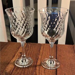 Elegant Clear Wine Glass Set